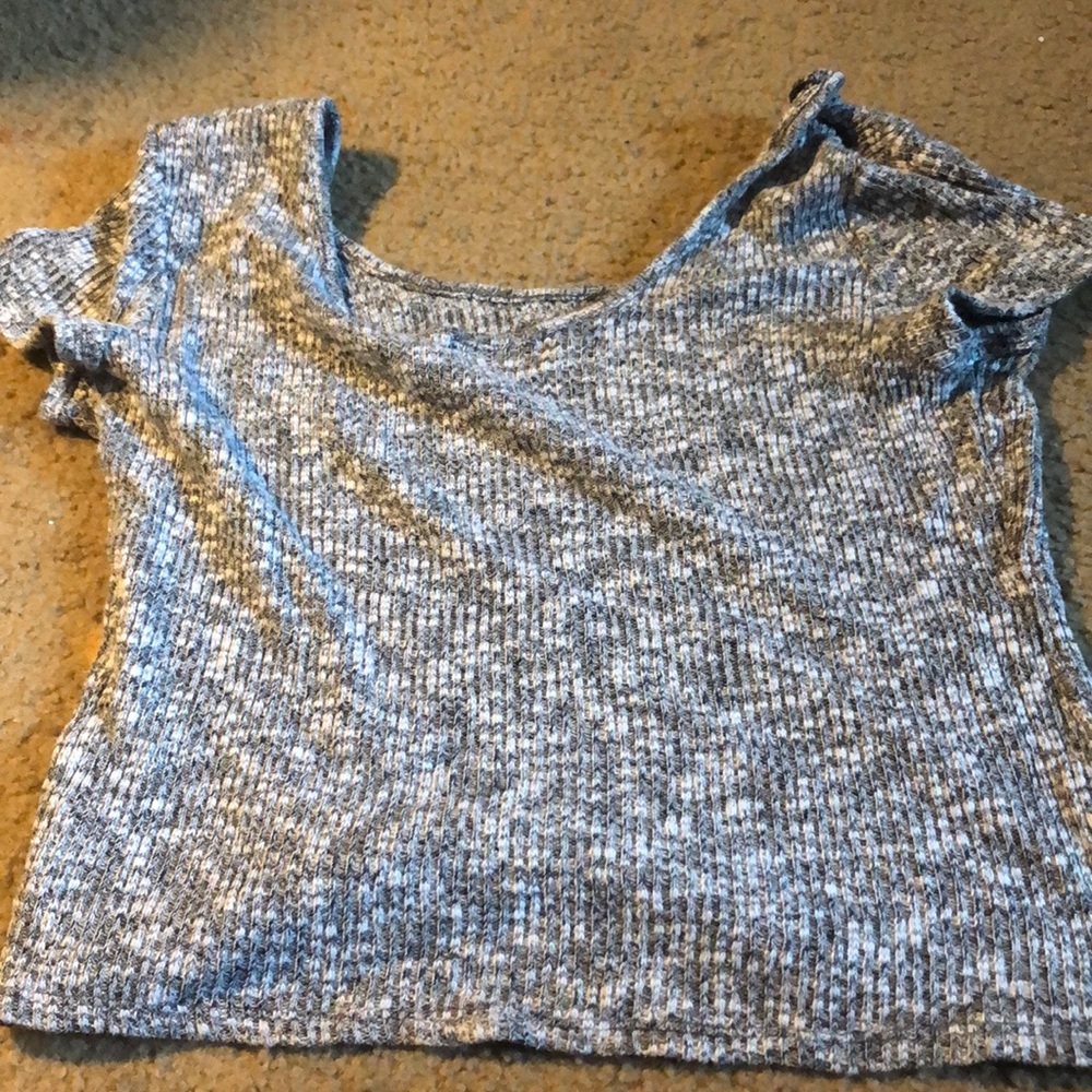 crop top grey
